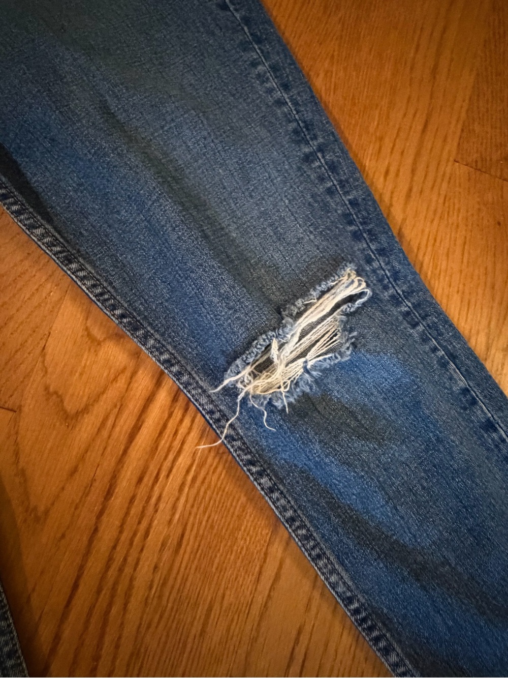 Abercrombie & Fitch Women’s Distressed Skinny Jeans in Blue - Picture 4 of 6